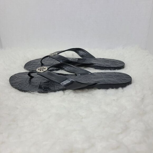 Tory Burch Womens Sandals Size 6M Thora Black Patent Leather Flip Flops Flats - Picture 2 of 9